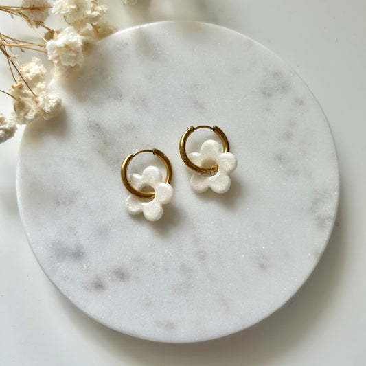 Boucles d'oreilles fleur blanche - Fait main